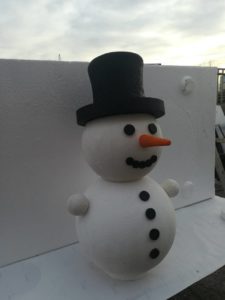 3D снежен човек от стиропор