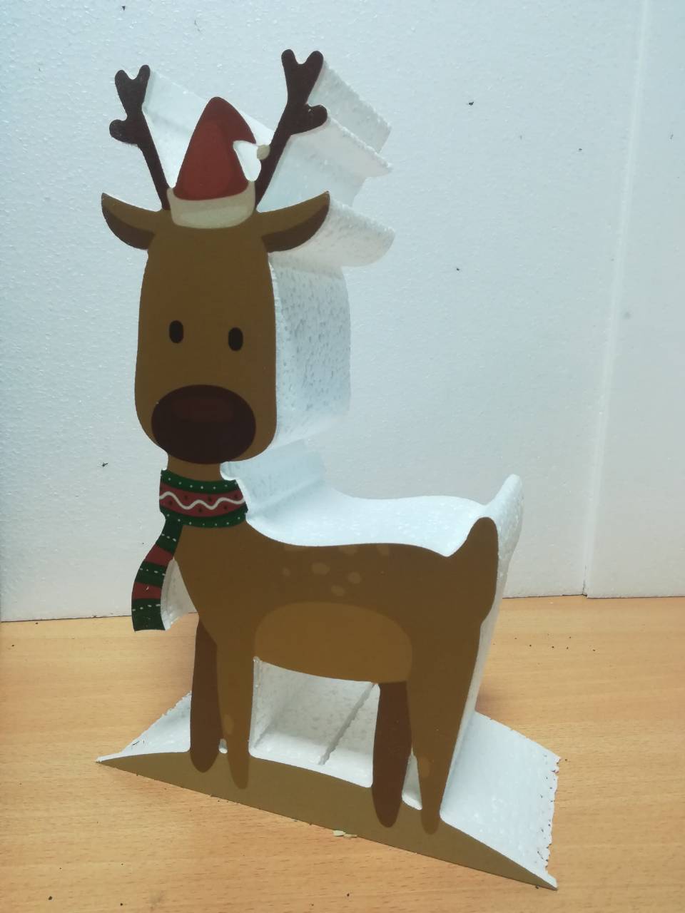 Коледна декорация - цветен елен от стиропор