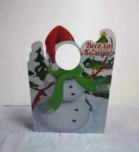 Коледна декорация - Снежен човек с изрязано лице за снимки