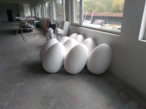 Обемни яйца от стиропор